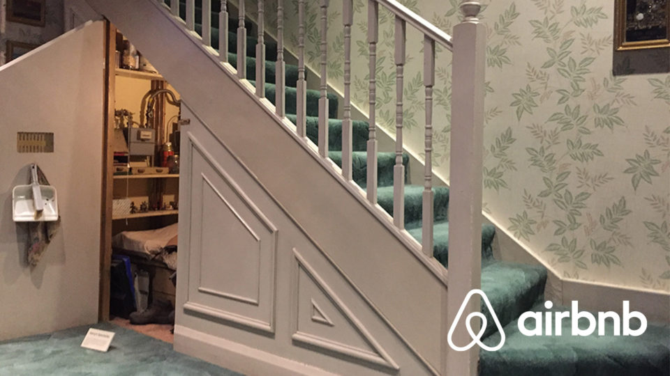 AirBNB : le placard sous l'escalier, de Harry Potter